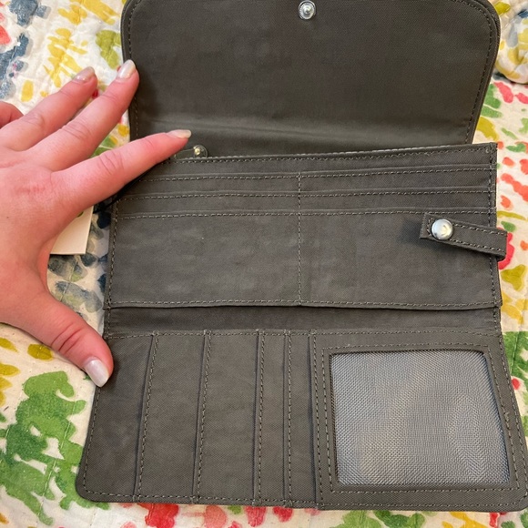 Olive Green Kipling Wallet NWT - Picture 4 of 4